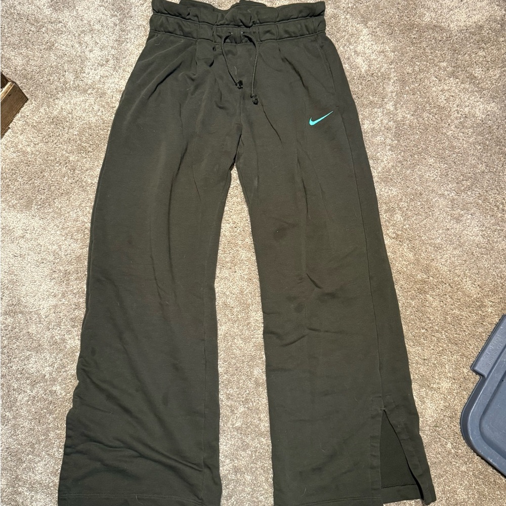 Nike hunter green Pants and hoodie with Teal Accent